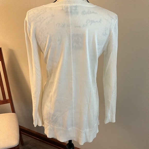 DKNY JEANS Creamy White V-Neck Sweater Spring Summer size M Medium Like New - Picture 4 of 7